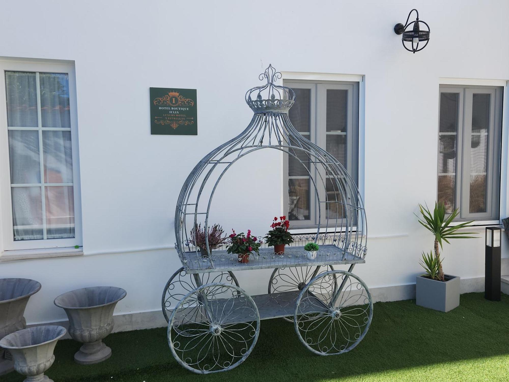 Hotel Boutique Iulia 5 Estrellas Medina de las Torres Zewnętrze zdjęcie